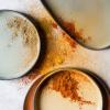 Jídelní talíř CARACTERE, skořicová Cinnamon, REVOL