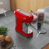 SMEG PAKOVY KAVOVAR CERVENA SCENA 03