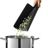 Prkénko CHOP2POT 60205 45 x 26 cm, černá, plast, Joseph Joseph