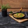 Pánev SIGNATURE 28 cm, SATIN BLACK, litina, Le Creuset