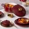 Kastrol SIGNATURE 28 cm, 6,7 l, GARNET, litina, Le Creuset