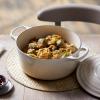 Kastrol SIGNATURE 24 cm, 4,2 l, MERINGUE, litina, Le Creuset